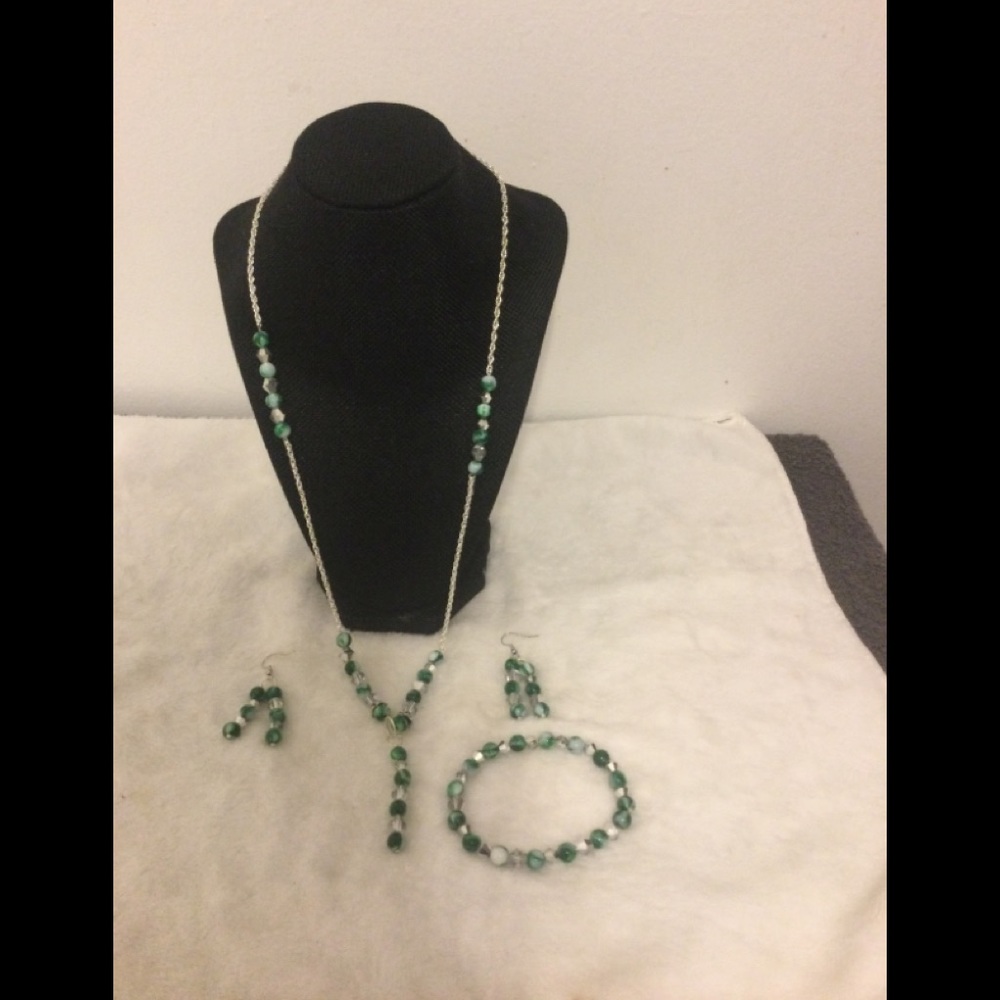 Green & sterling Silver Necklace Set